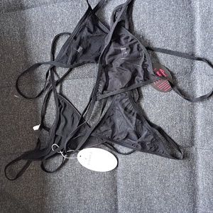 Lot of 4 thongs